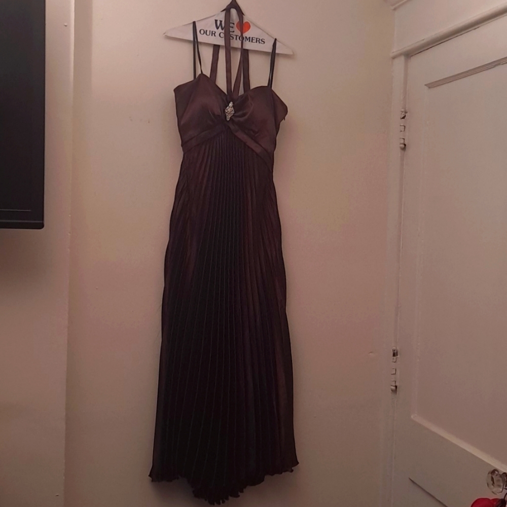 Accordion Gown - Tie Around the Neck Straps - NWT